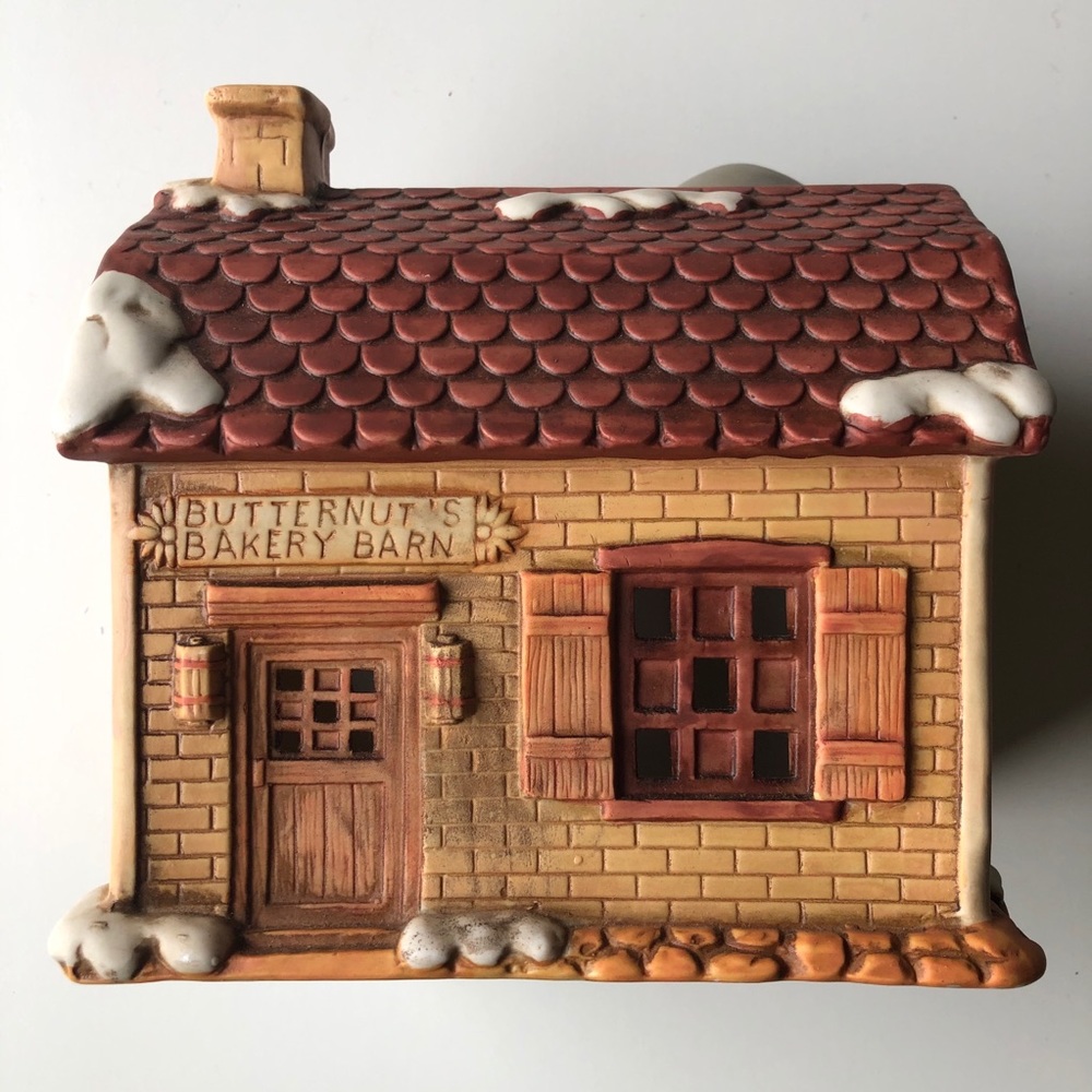 Vintage 1987 Brinns lighted scene house.
